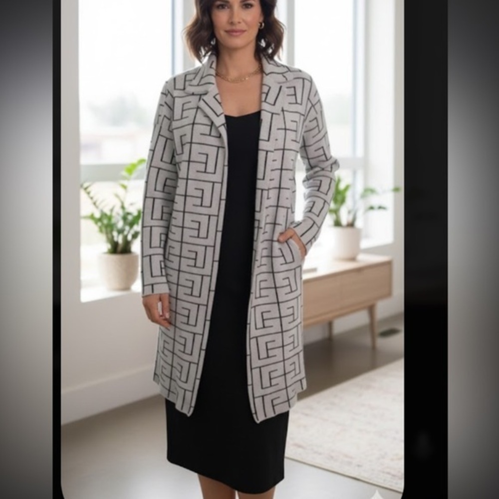 Eva & Paige Black and White Patterned Cardigan Size # L - Picture 1 of 9